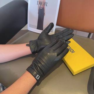 2026.01.06 Super Perfect Fendi Gloves 018