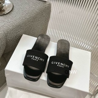 2026.04.17 Super Perfect Givenchy Women Slippers sz35-40 017