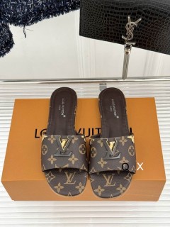2026.05.13  Super Perfect LV Women Slippers Size35-40 1433