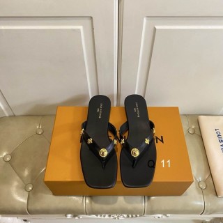 2026.05.20 Super Perfect LV Women Slippers Size35-40 1439