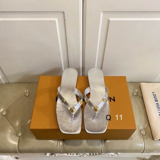 2026.05.20 Super Perfect LV Women Slippers Size35-40 1440