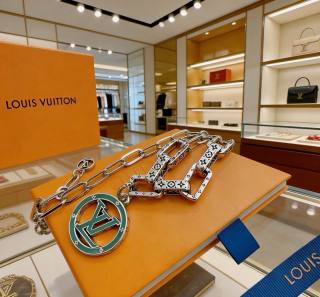 2026.07.02 LV Necklace 2023