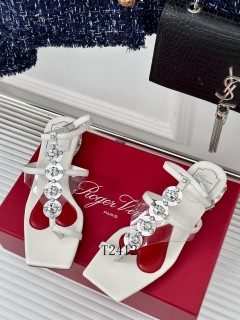 2024.12.16 Super Perfect Roger Vivier Women Shoes Size35-40 003