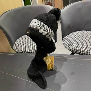 2025.01.16 Prada Scarf Hat 012