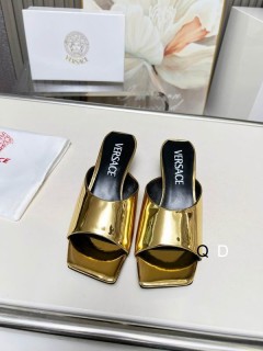 2025.02.18 Super Perfect Versace Women Slippers size35-40 137