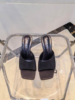 2025.03.03 Super Perfect Versace Women Slippers size35-40 150