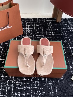 2025.04.02  Super Perfect Loro Piana Women Slippers sz35-41 024