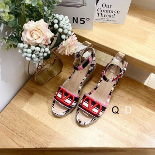 2025.04.22 Super Perfect Valentino Women Sandals Size35-40 561