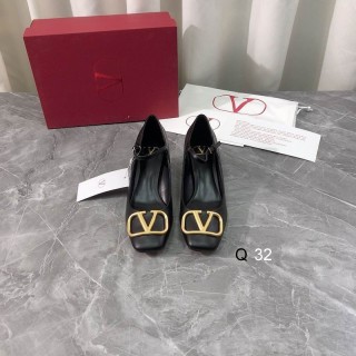 2025.04.29 Super Perfect Valentino Women Sandals Size35-40 567