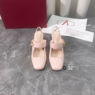 2025.04.29 Super Perfect Valentino Women Sandals Size35-40 576