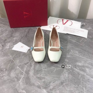 2025.04.29 Super Perfect Valentino Women Sandals Size35-40 579