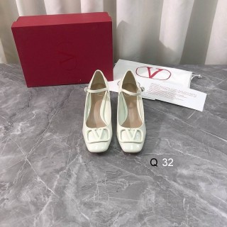 2025.04.29 Super Perfect Valentino Women Sandals Size35-40 569