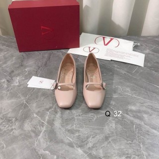 2025.04.29 Super Perfect Valentino Women Sandals Size35-40 580