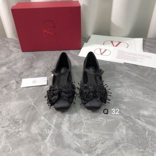 2025.04.29 Super Perfect Valentino Women Sandals Size35-40 587