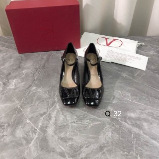 2025.04.29 Super Perfect Valentino Women Sandals Size35-40 570