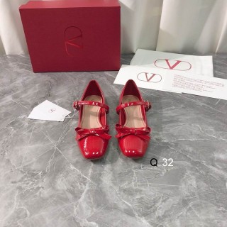 2025.04.29 Super Perfect Valentino Women Sandals Size35-40 584