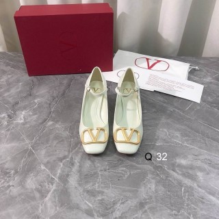 2025.04.29 Super Perfect Valentino Women Sandals Size35-40 566