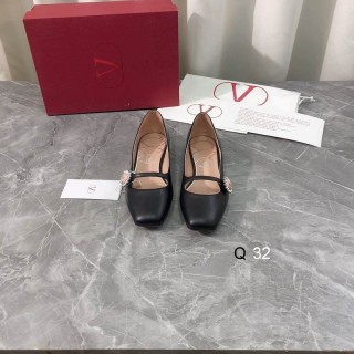 2025.04.29 Super Perfect Valentino Women Sandals Size35-40 581