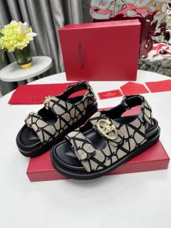 2025.05.14  Super Perfect Valentino Women Sandals Size35-42 589