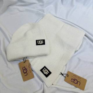 2025.09.11 UGG Scarf hat 003