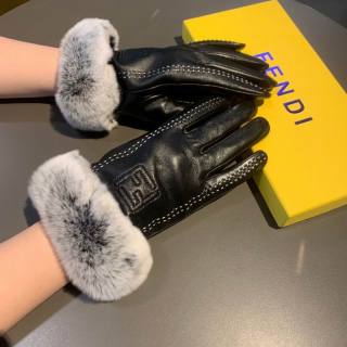 2025.09.22 Fendi Gloves 011