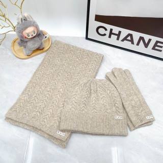 2025.11.10 Super Perfect UGG Scarf Hat Gloves 013