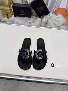 2025.11.24 Super Perfect Versace Women Slippers size35-40 207