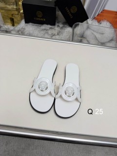 2025.11.24 Super Perfect Versace Women Slippers size35-40 206