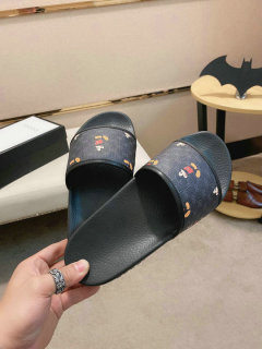 Gucci Men Slippers (142)