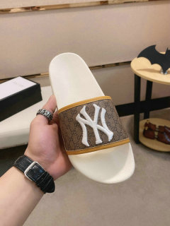 Gucci Men Slippers (144)