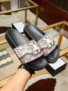 Gucci Men Slippers (147)