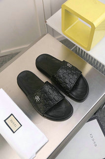 Gucci Men Slippers (157)
