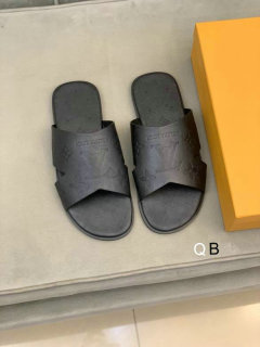 LV Slippers 38-44 (5)
