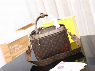LV Handbag AAA (320)