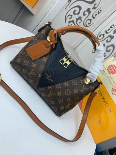 LV Handbag AAA (332)