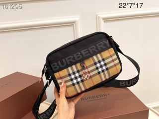 Burberry Men Bag AAA (6)