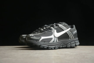Nike Zoom Vomero 5 Shoes (16)