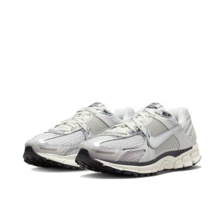 Nike Zoom Vomero 5 Shoes (22)