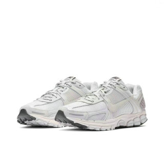 Nike Zoom Vomero 5 Shoes (23)