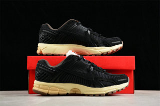 Nike Zoom Vomero 5 Women Shoes (6)