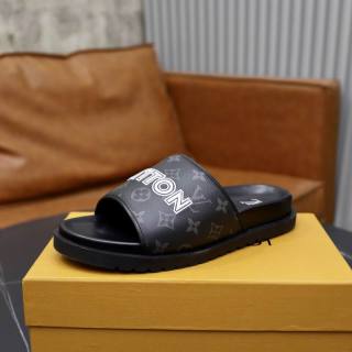 LV Slippers 38-45 (34)