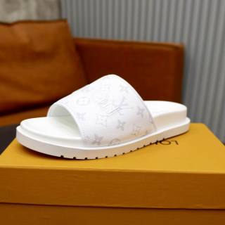 LV Slippers 38-45 (33)