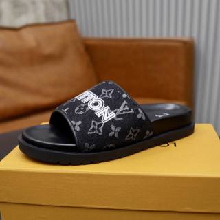 LV Slippers 38-45 (37)