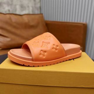 LV Slippers 38-45 (41)