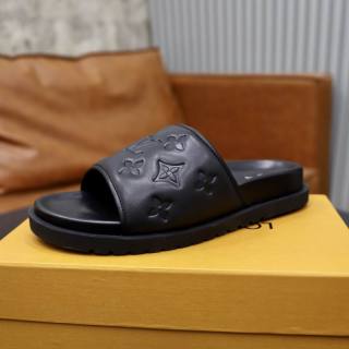 LV Slippers 38-45 (43)