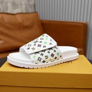 LV Slippers 38-45 (50)