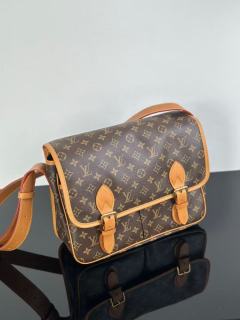LV Bag 1:1 Quality (2)