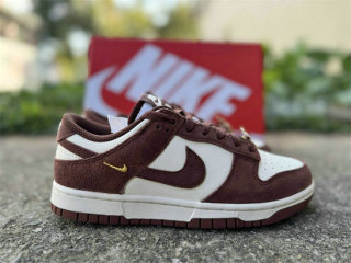 Authentic Nike SB Dunk Low Gold/Red Sepia/Sail