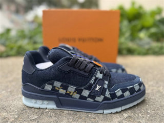 LV SNEAKERS (120)