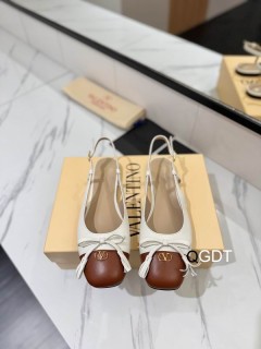 2026.03.10  Super Perfect Valentino Women Sandals Size35-40 882